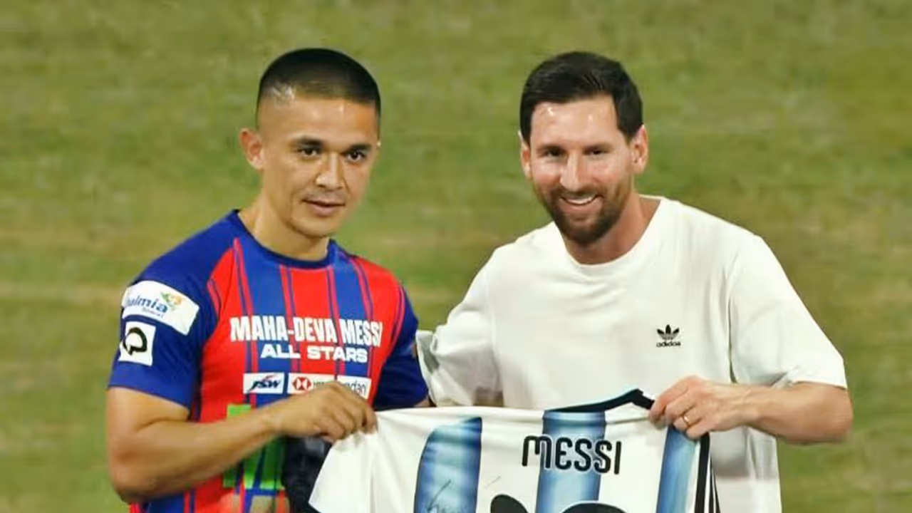 Sunil Chetri, Lionel Messi Sunil Chetri, Lionel Messi