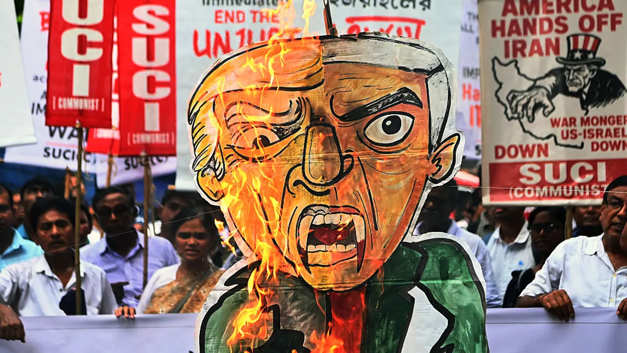 Effigy of Trump and Netanyahu being burnt Effigy of Trump and Netanyahu being burnt