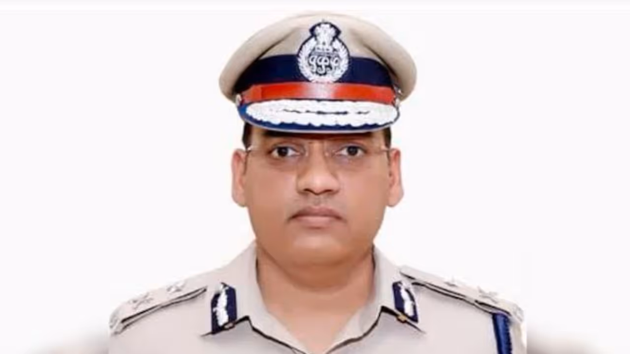 IPS officer kills self