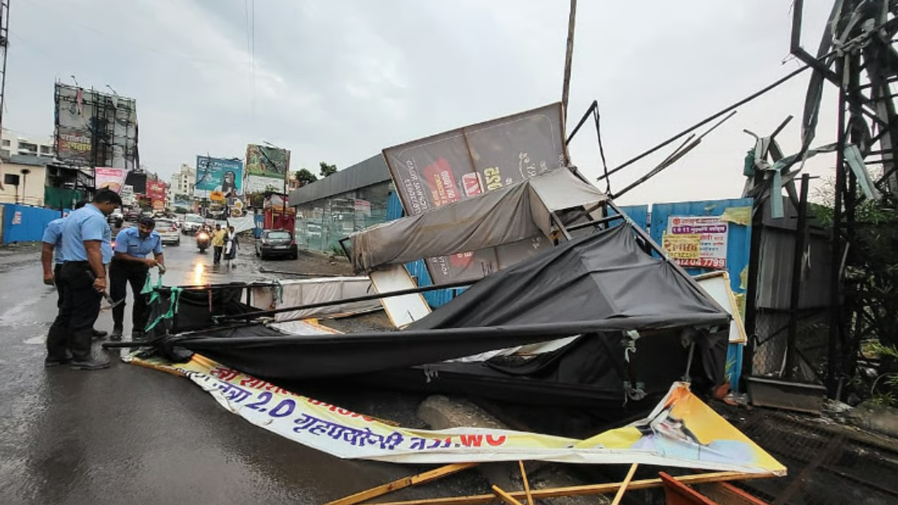 wagholi hoarding collapse 
