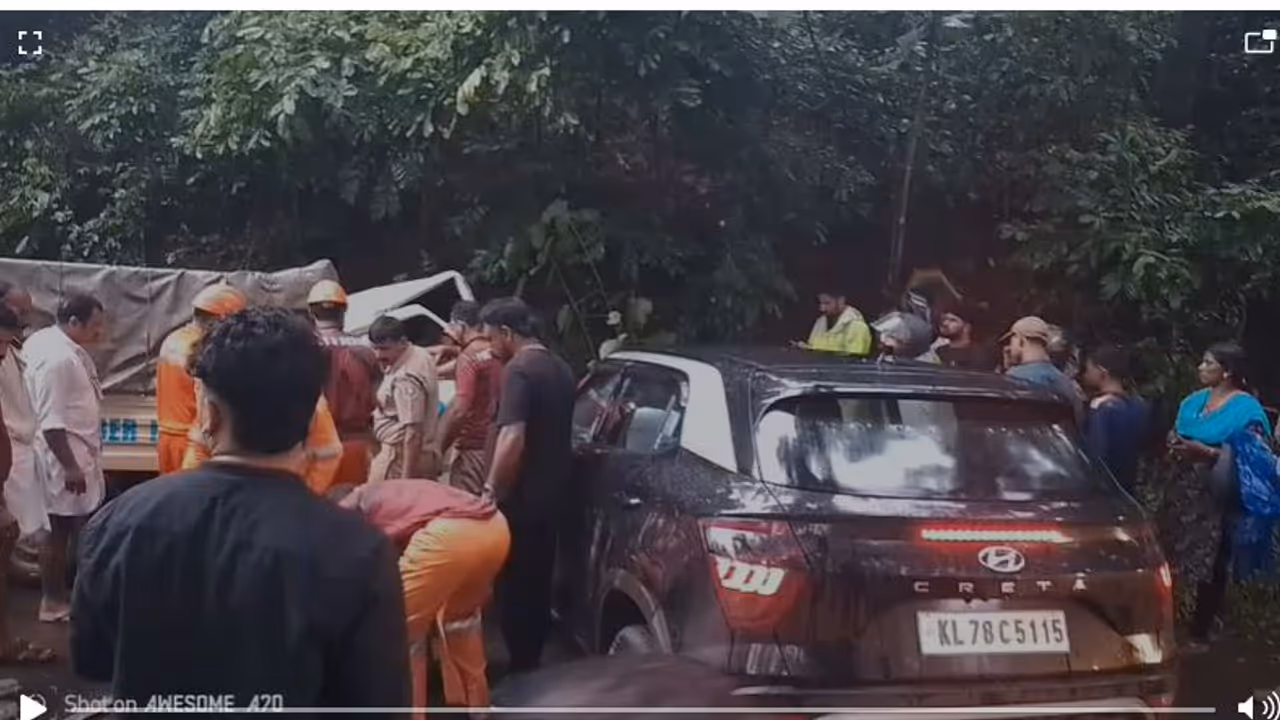 mini lorry car collide in kannur 