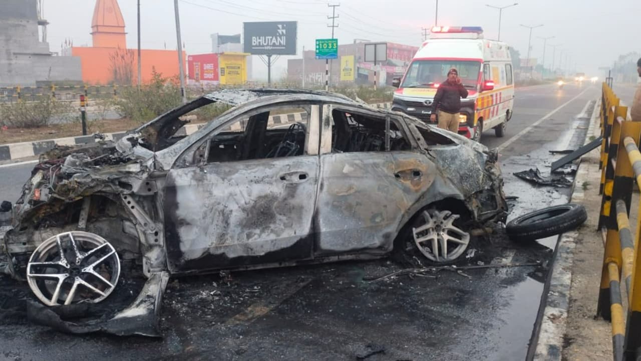 Damaged car of Rishabh Pant Damaged car of Rishabh Pant