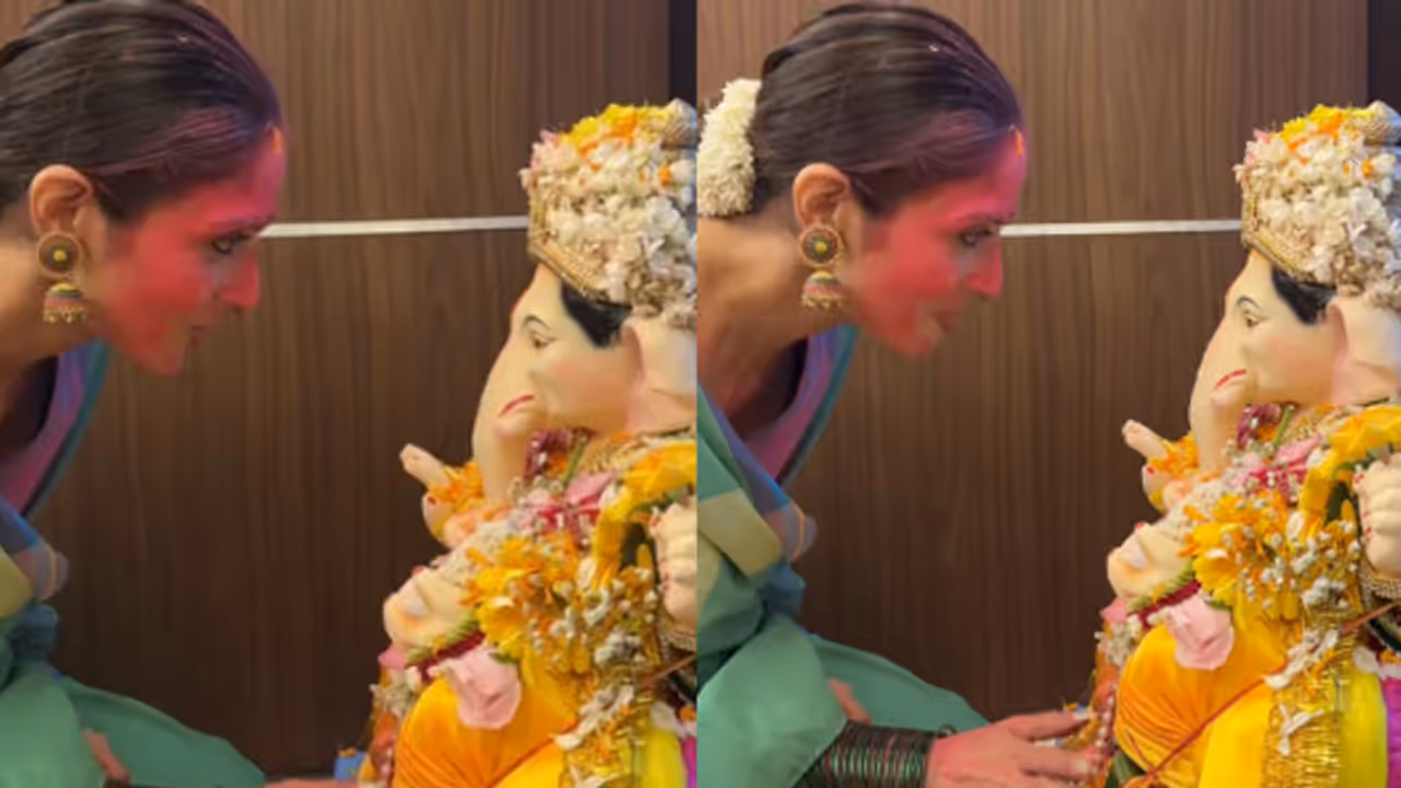 TV Star Monikaa Khanna Trolled for Talking to Ganpati, Calling Idol ‘Cutie’; Fans Come to Rescue — VIRAL VIDEO TV Star Monikaa Khanna Trolled for Talking to Ganpati, Calling Idol ‘Cutie’; Fans Come to Rescue — VIRAL VIDEO