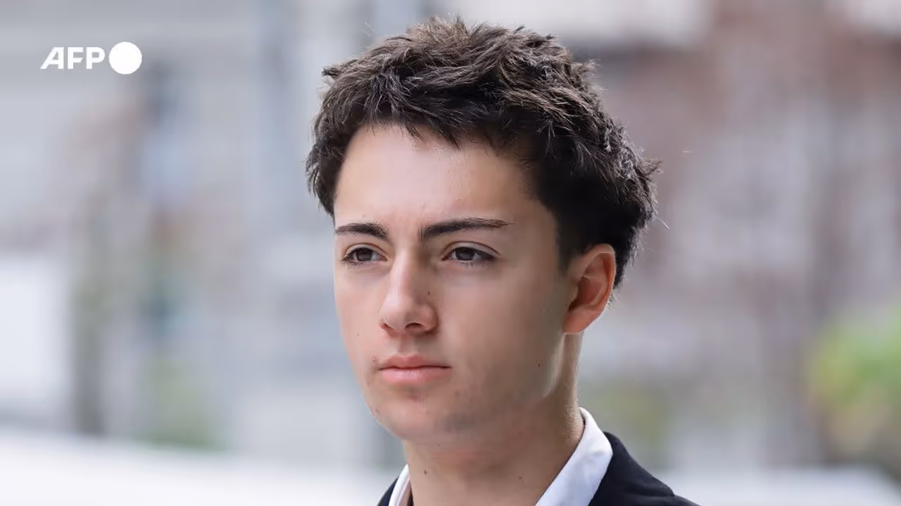 Singapore Fines French Student Singapore Fines French Student