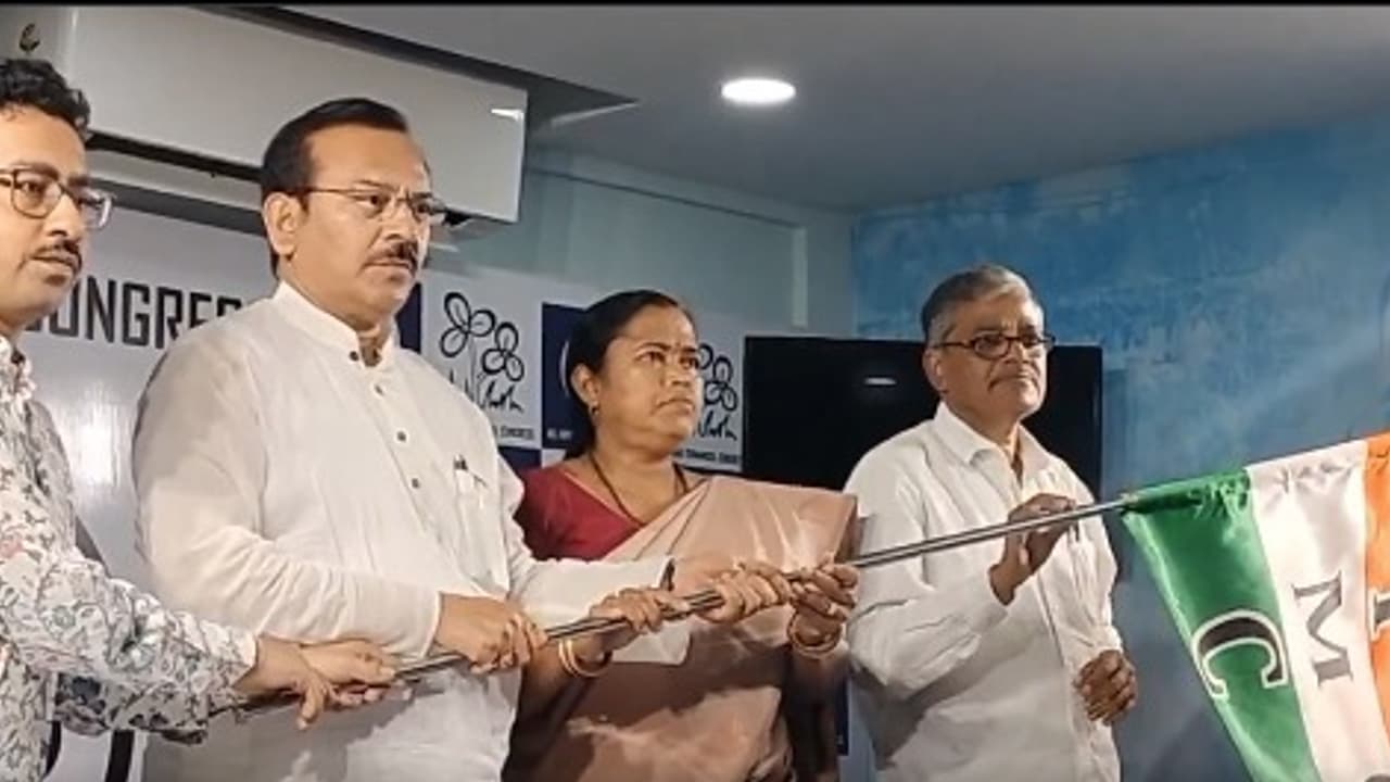 Haldia BJP MLA Tapasi Mondal joins TMC problems increase for Suvendu Adhikari bsm Haldia BJP MLA Tapasi Mondal joins TMC problems increase for Suvendu Adhikari bsm