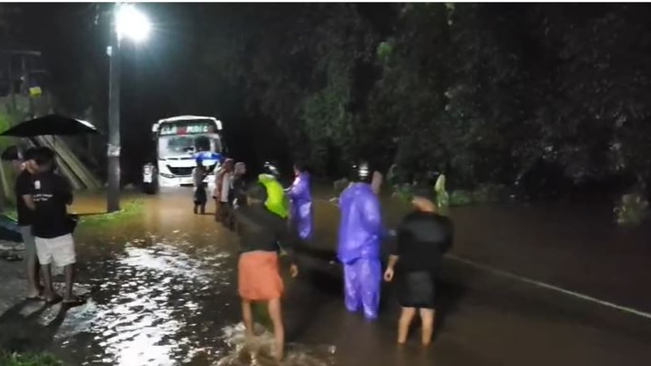 Kanuur bus Kanuur bus