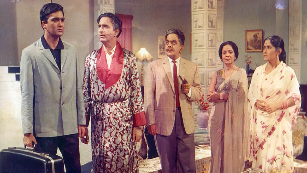 sunil dutt raaj kumar shashi kapoor first multi starrer bollywood film waqt sunil dutt raaj kumar shashi kapoor first multi starrer bollywood film waqt