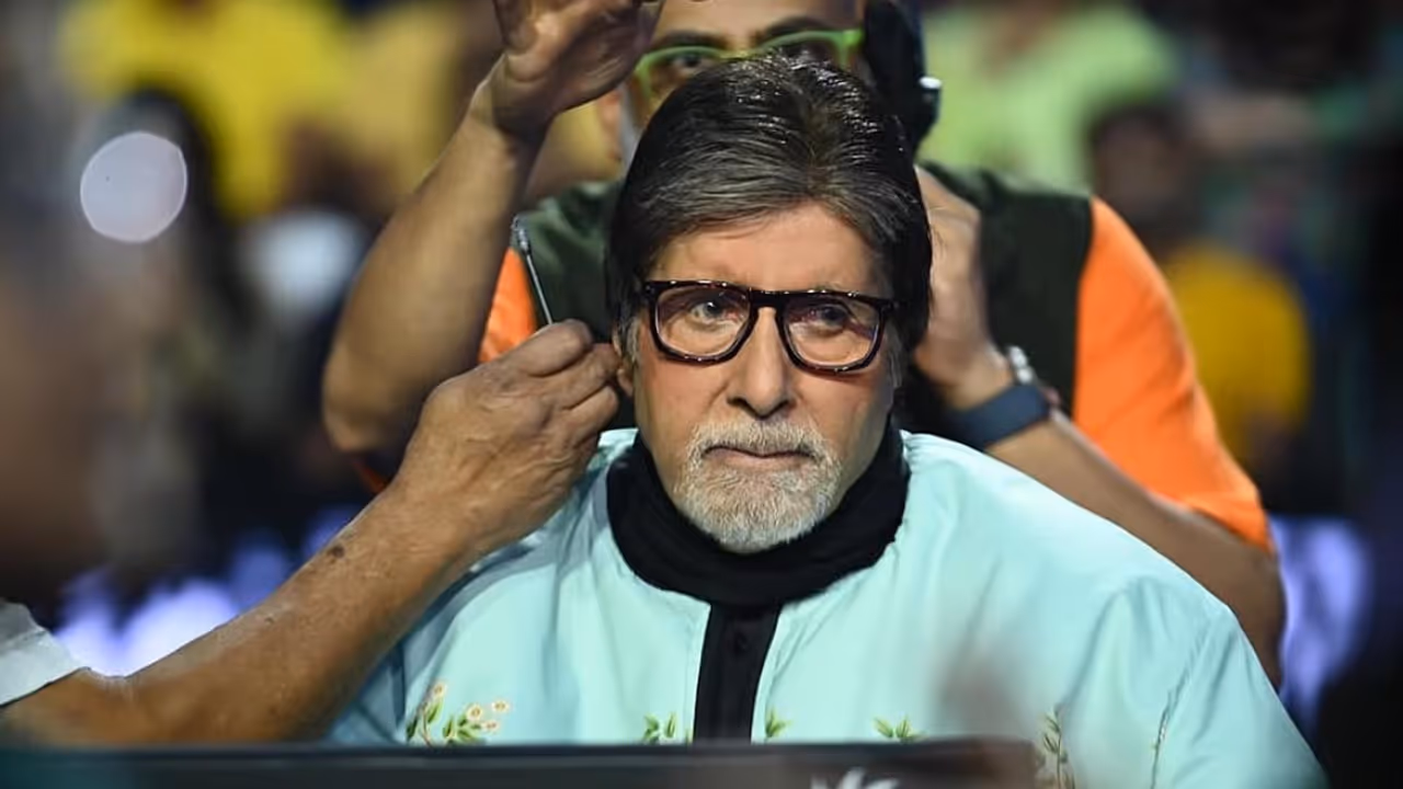 Amitabh Bachchan Hits Back User