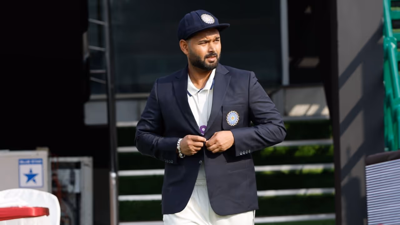 Rishabh pant apologizes to fans 