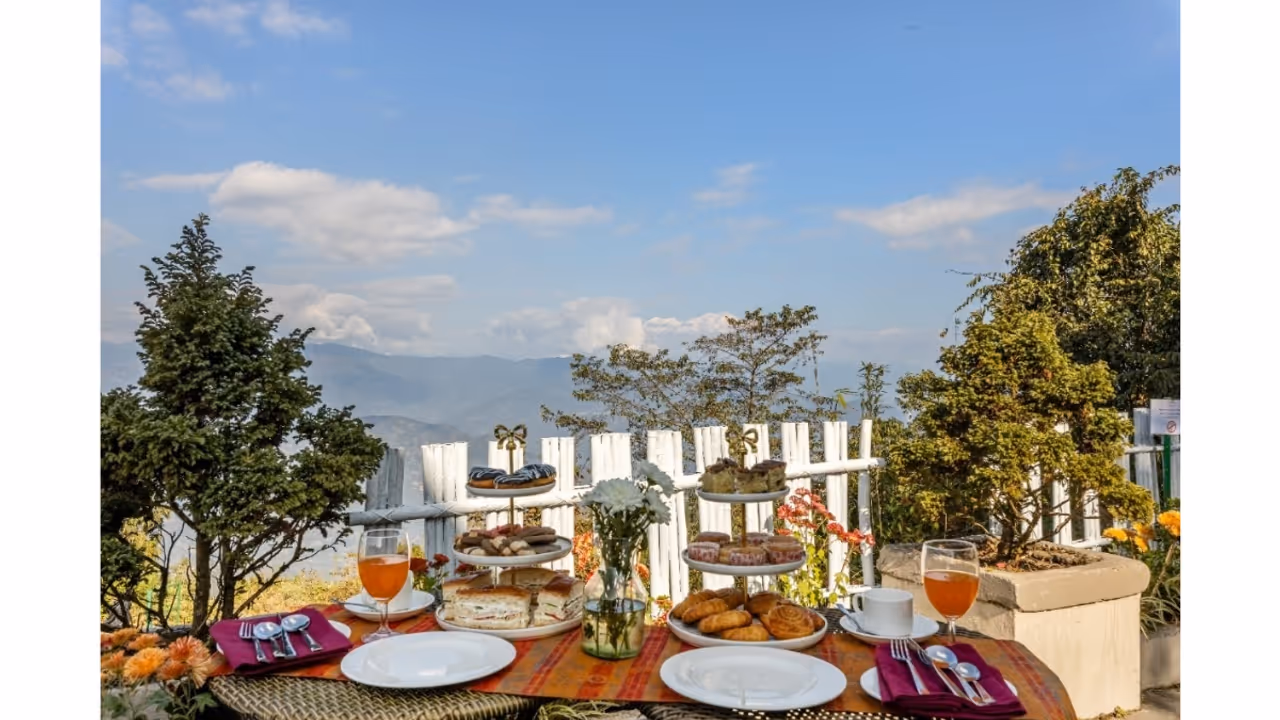 Sterling Darjeeling offers guests an immersive opportunity to experience uninterrupted Kanchenjunga views Sterling Darjeeling offers guests an immersive opportunity to experience uninterrupted Kanchenjunga views