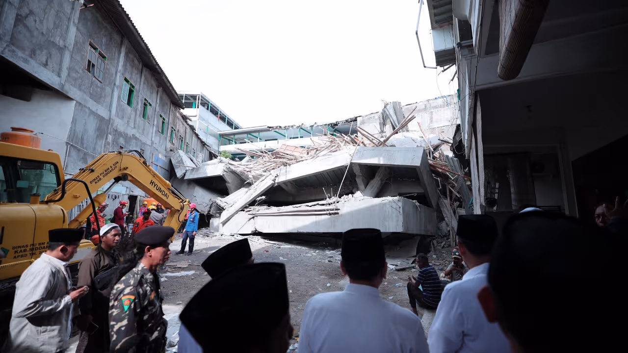 Indonesia Java school collapse rescue operations ongoing