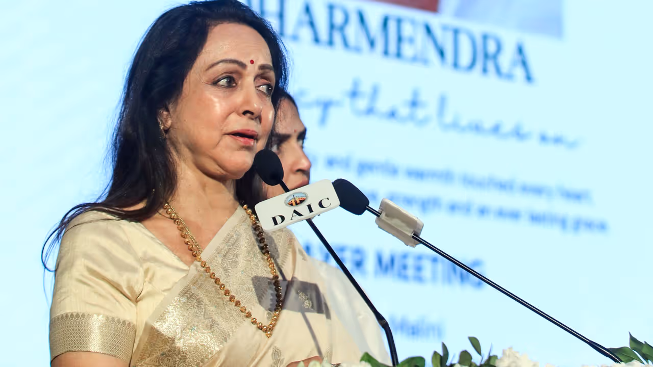 Hema Malini Dharmendra Prayer Meet