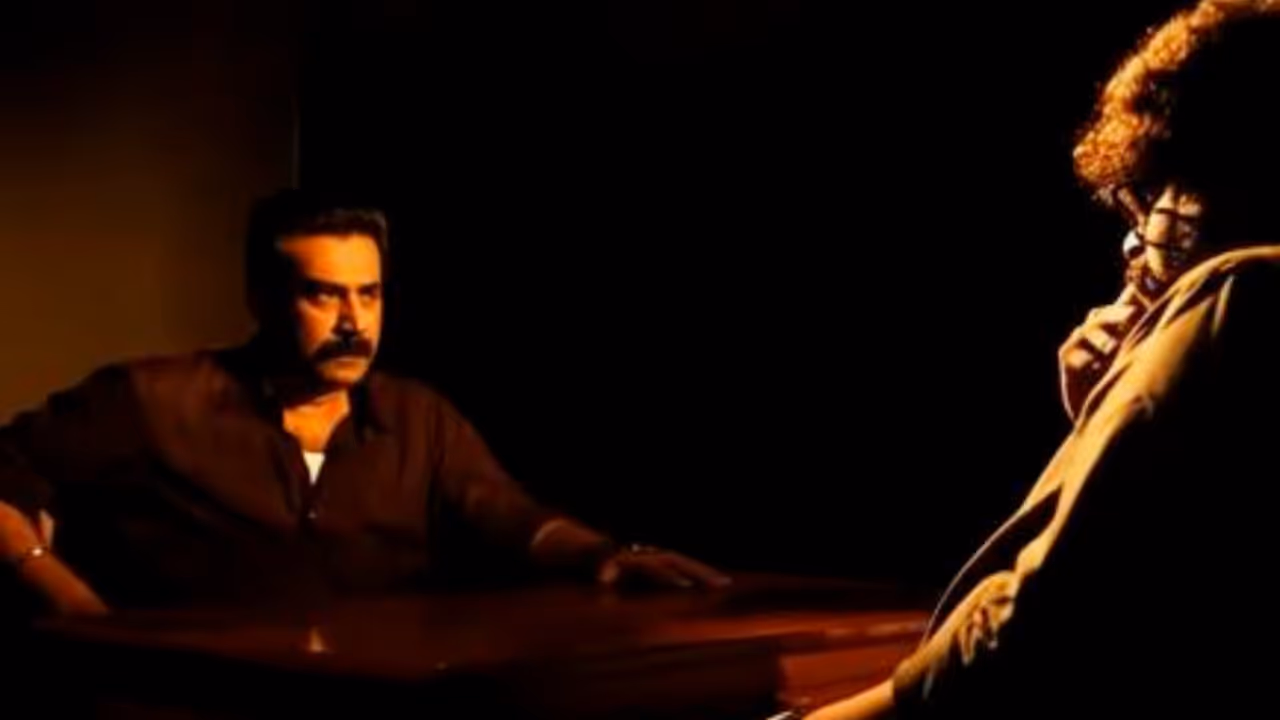 Valathu Vashathe Kallan Valathu Vashathe Kallan