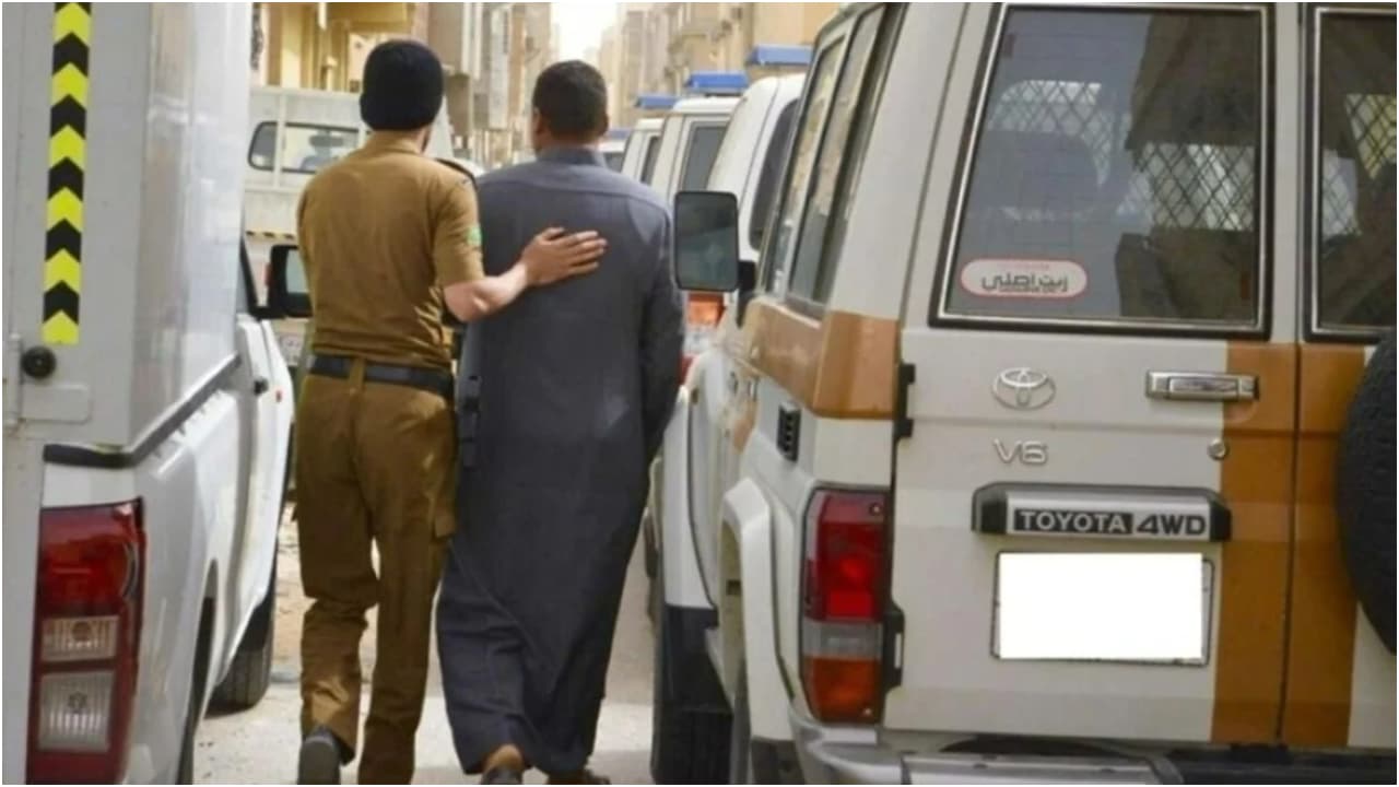 illegal expats arrested illegal expats arrested