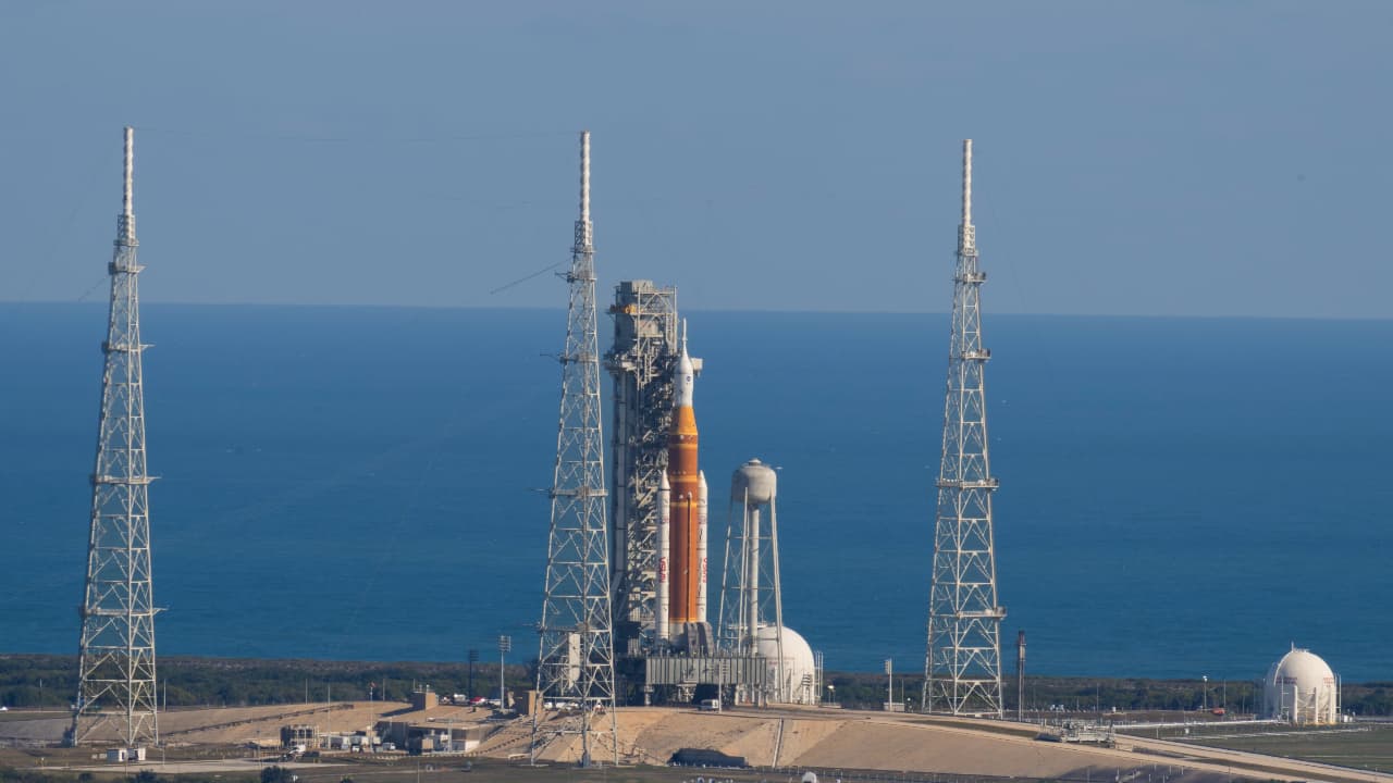 NASA's Space Launch System (SLS) rocket on Launch Pad 39B at Kennedy Space Center, Florida NASA's Space Launch System (SLS) rocket on Launch Pad 39B at Kennedy Space Center, Florida