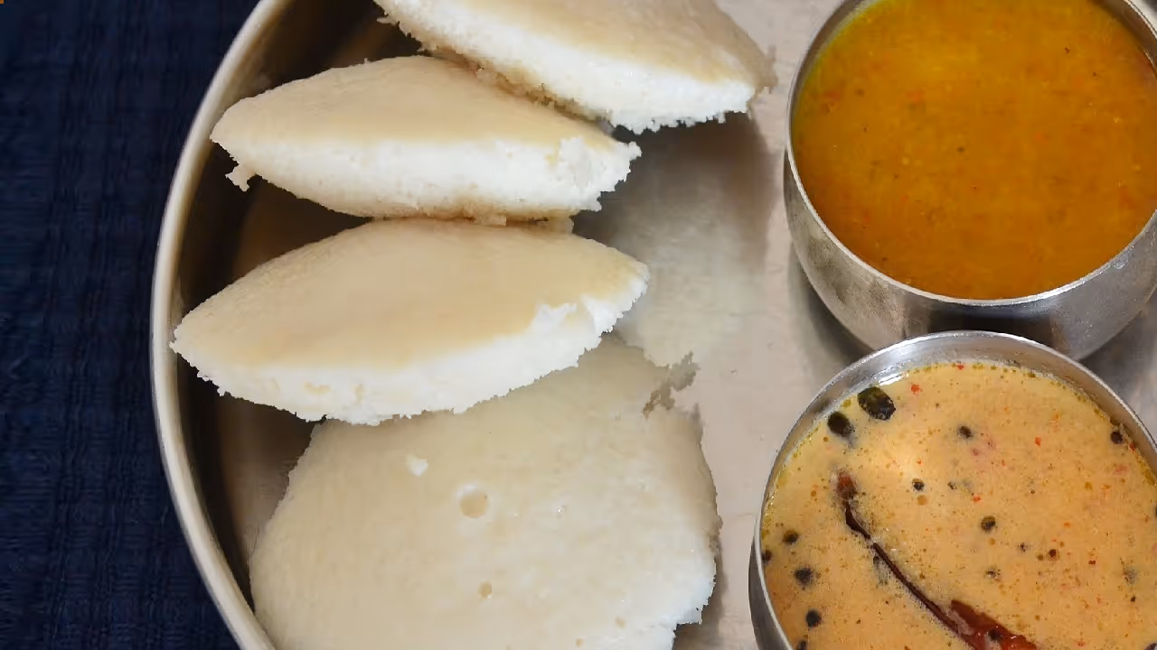 Mix the batter like this for fluffy idli like jasmine Mix the batter like this for fluffy idli like jasmine