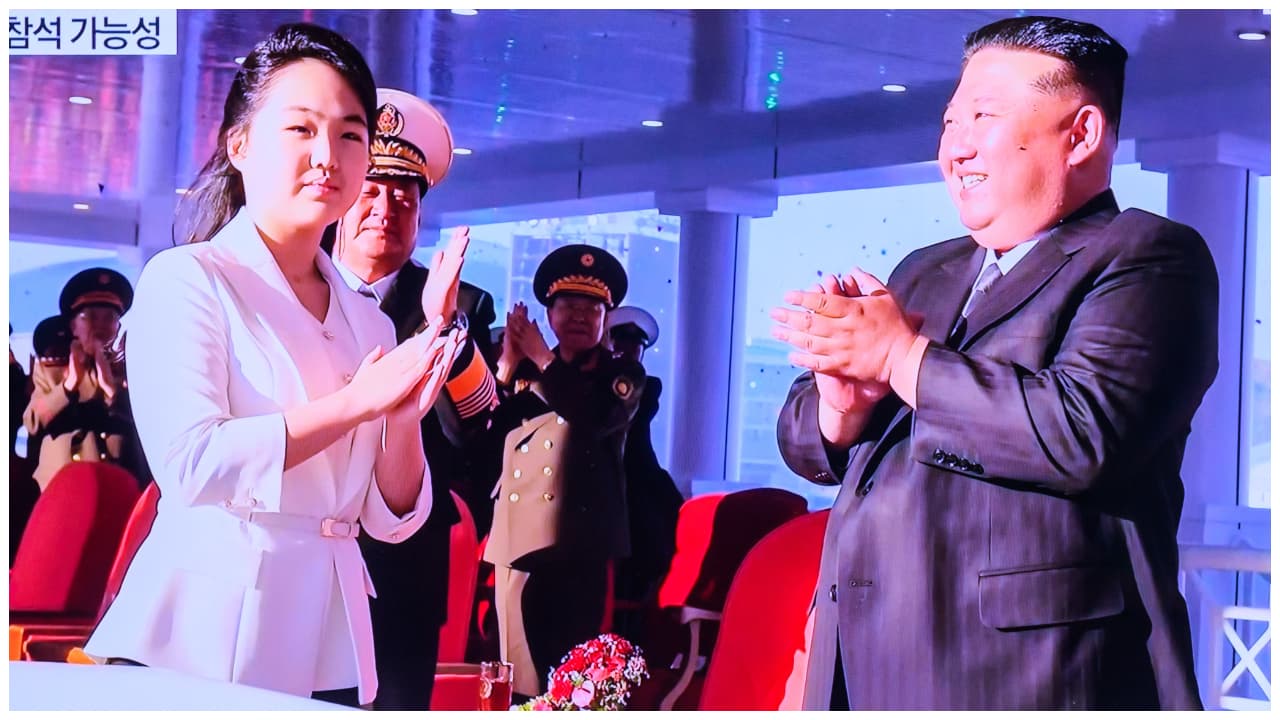 Kim Jong Un with daughter Kim Ju Ae Kim Jong Un with daughter Kim Ju Ae