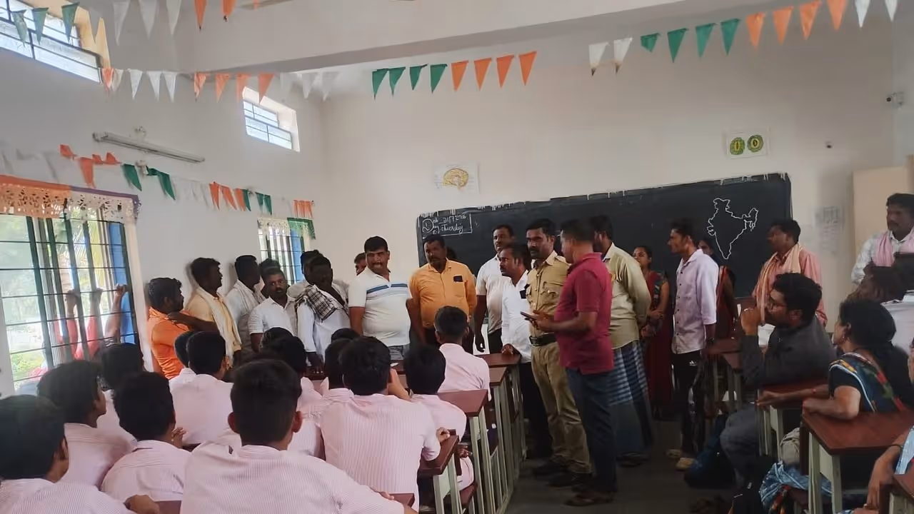 Students clash at Vijayanagara residential school over chicken curry row Students clash at Vijayanagara residential school over chicken curry row