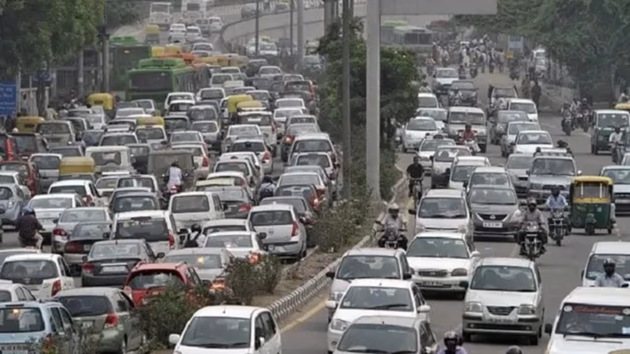 Bengaluru CEO’s post highlights ₹350 daily commute cost for fresher Bengaluru CEO’s post highlights ₹350 daily commute cost for fresher