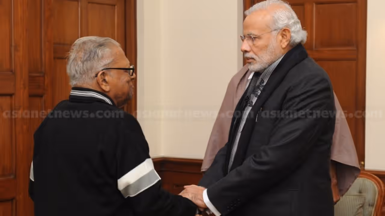 V S Achuthanandan, PM Modi V S Achuthanandan, PM Modi
