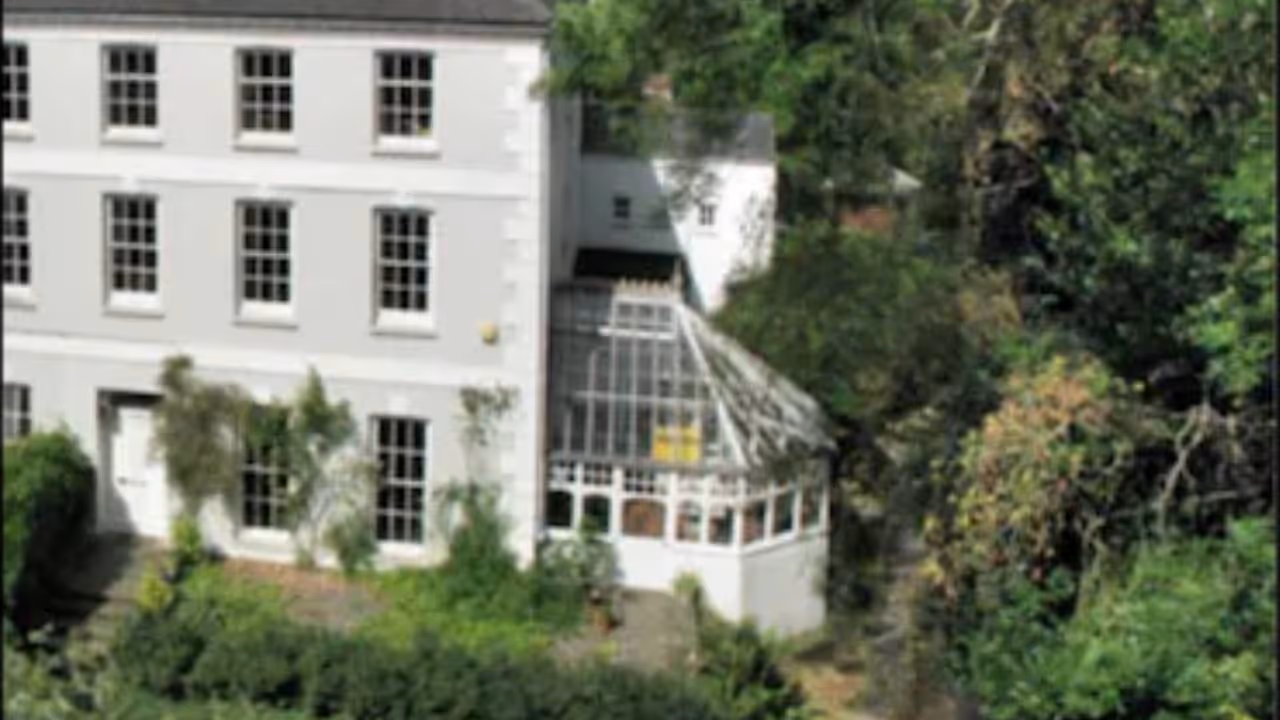  Lanfoist House in Wales