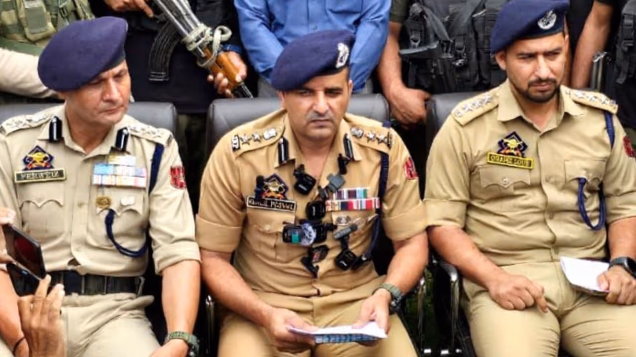 elder sister arrested for killing 14 year old sibling in Jammu Kashmir