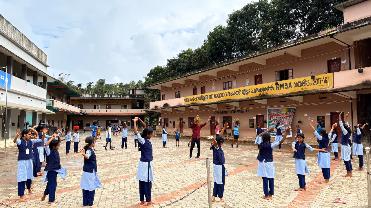 Kuttiyum Kolum Kuttiyum Kolum