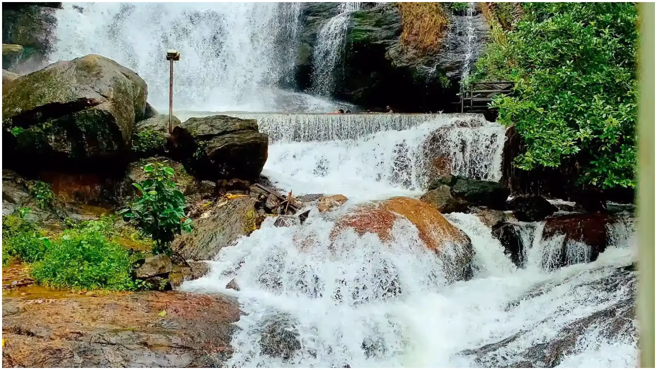 Areekkal waterfalls