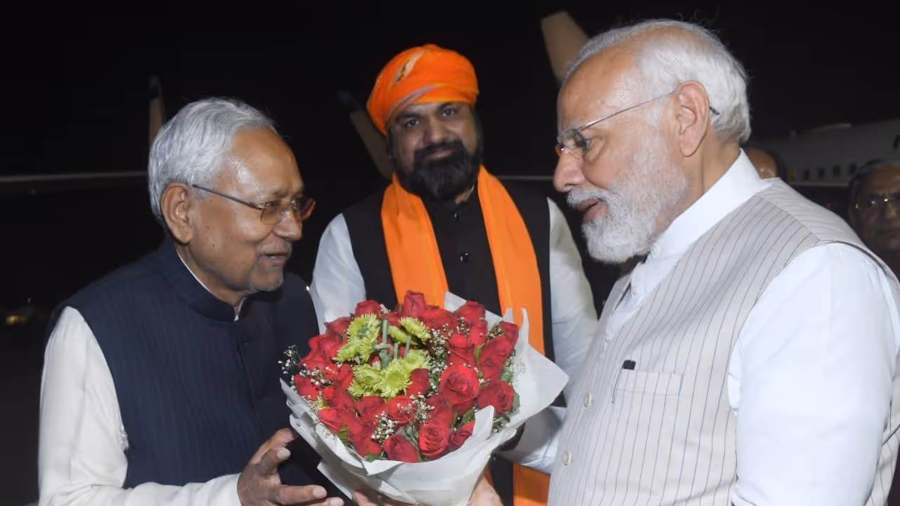 Nitish Kumar Narendra Modi