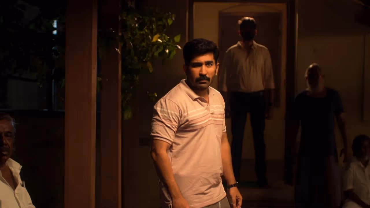 Vijay Antony Shakthi Thirumagan Trailer