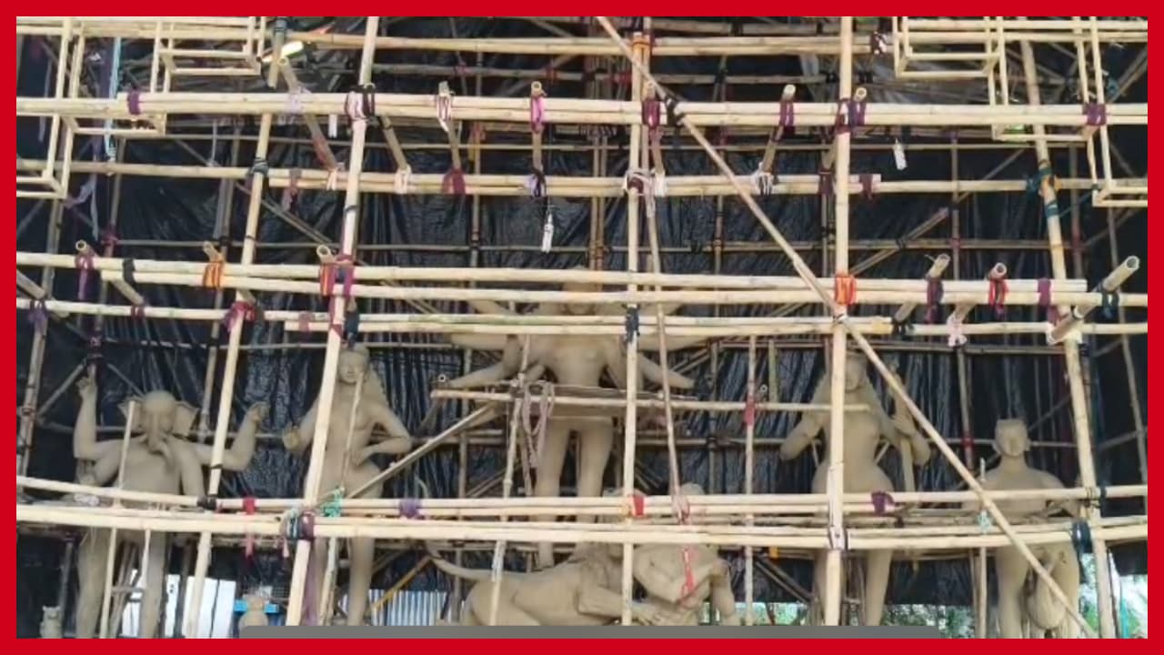 দুর্গা পুজোতেও প্রতারণা! মালদায় ২০ লক্ষ টাকা প্রতারণা করে চম্পট ডেকরেটর্সের 