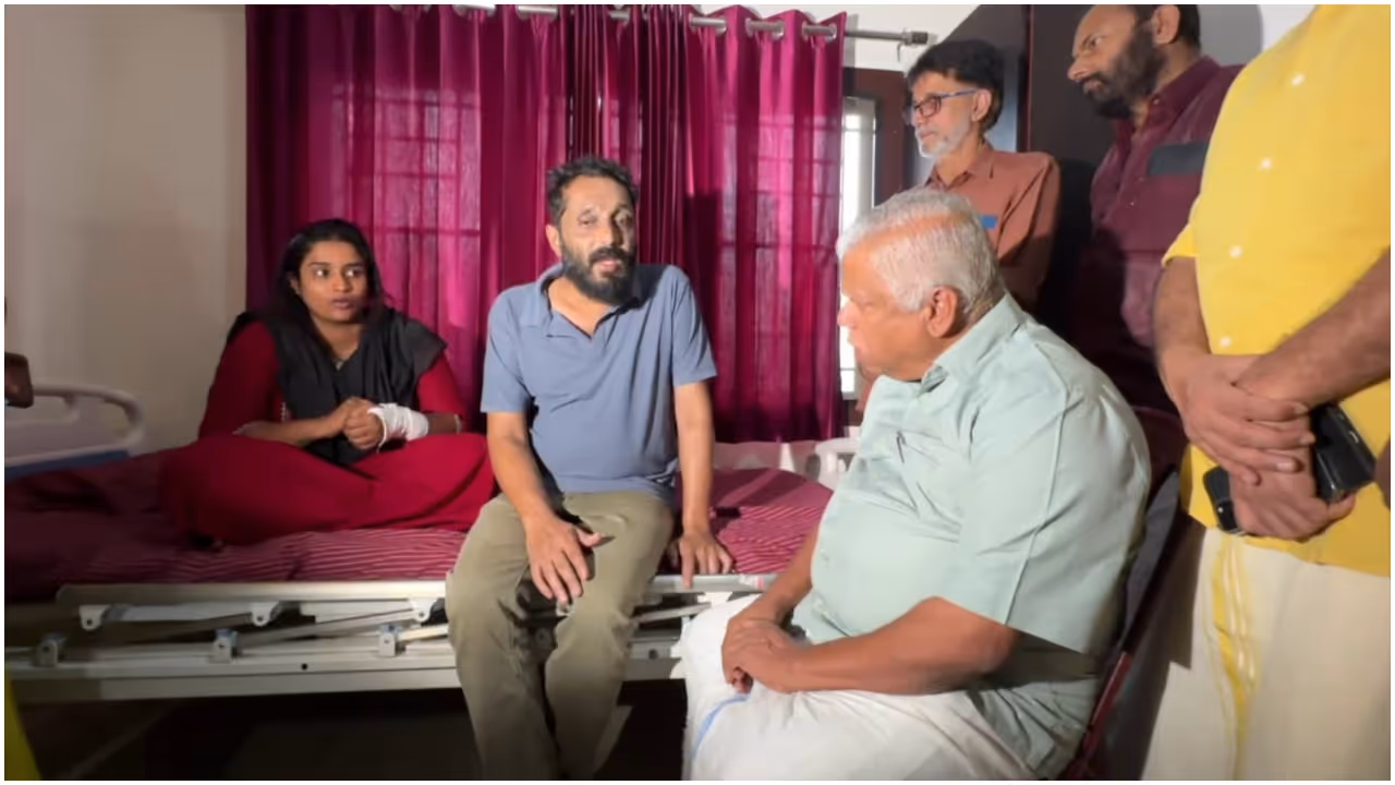 M V Jayarajan Visit Padmaja at hospital