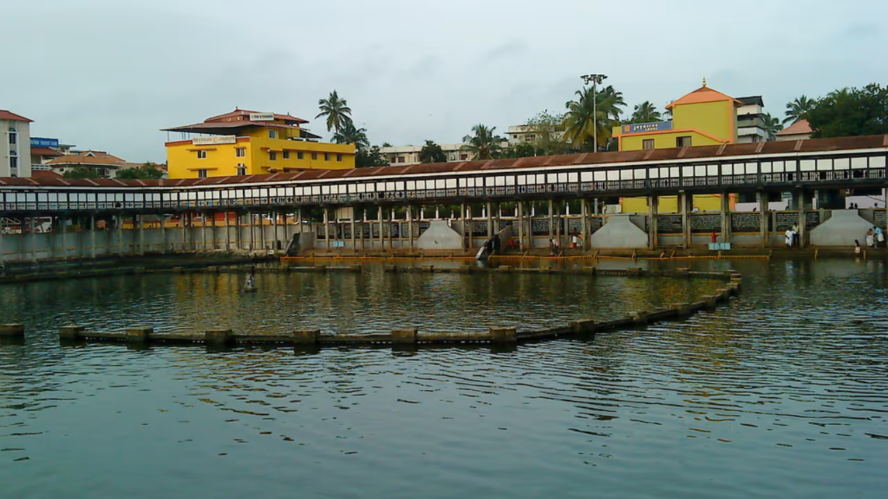 guruvayur temple pond