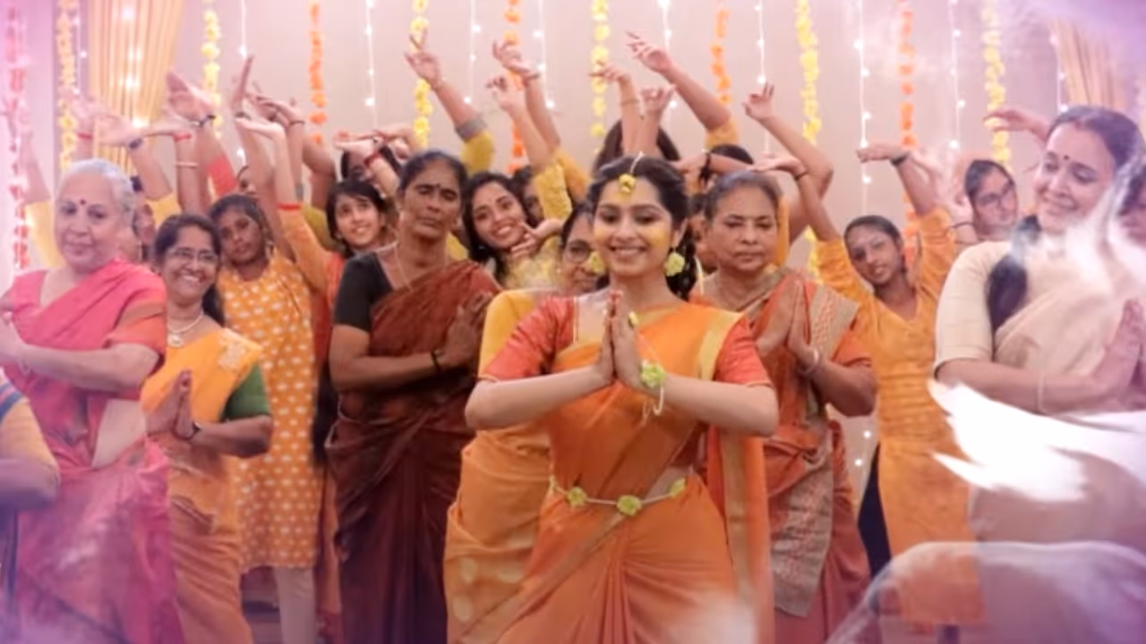 aval malayalam movie song jayaraj surabhi lakshmi