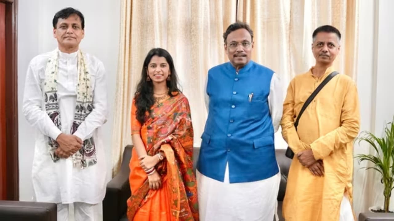  Maithili Thakur political debut