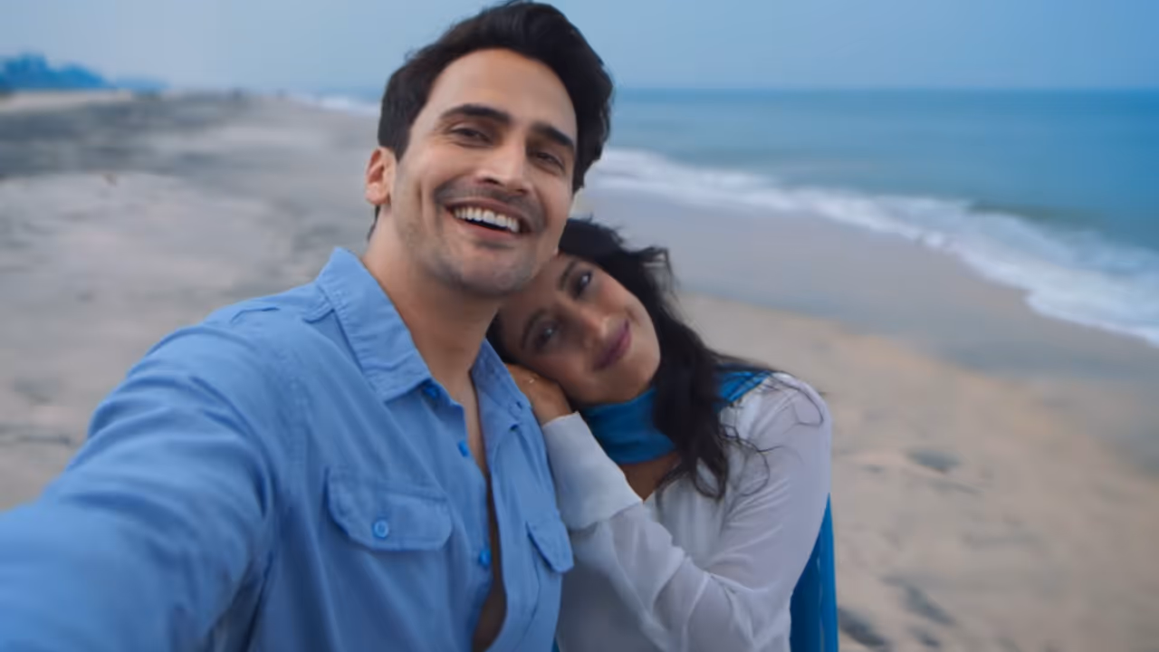 Tu Maza Kinara movie title track gains traction