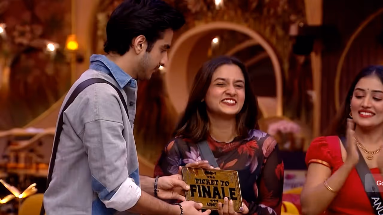 noora fathima received ticket to finale title from aryan kathuria in bbms7 noora fathima received ticket to finale title from aryan kathuria in bbms7
