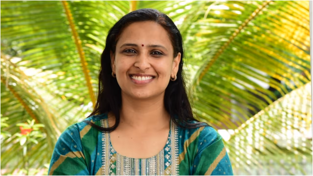 Akhila nandakumar Akhila nandakumar