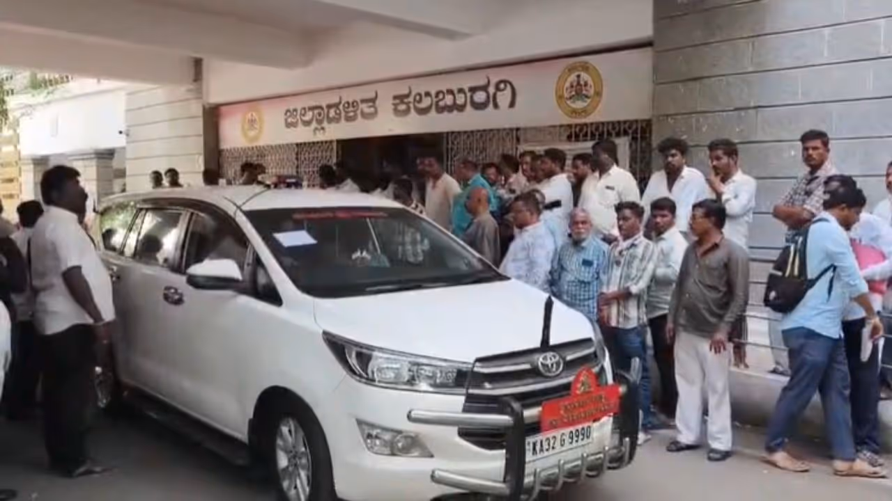 Kalaburagi DC Car Siezed by Court Kalaburagi DC Car Siezed by Court