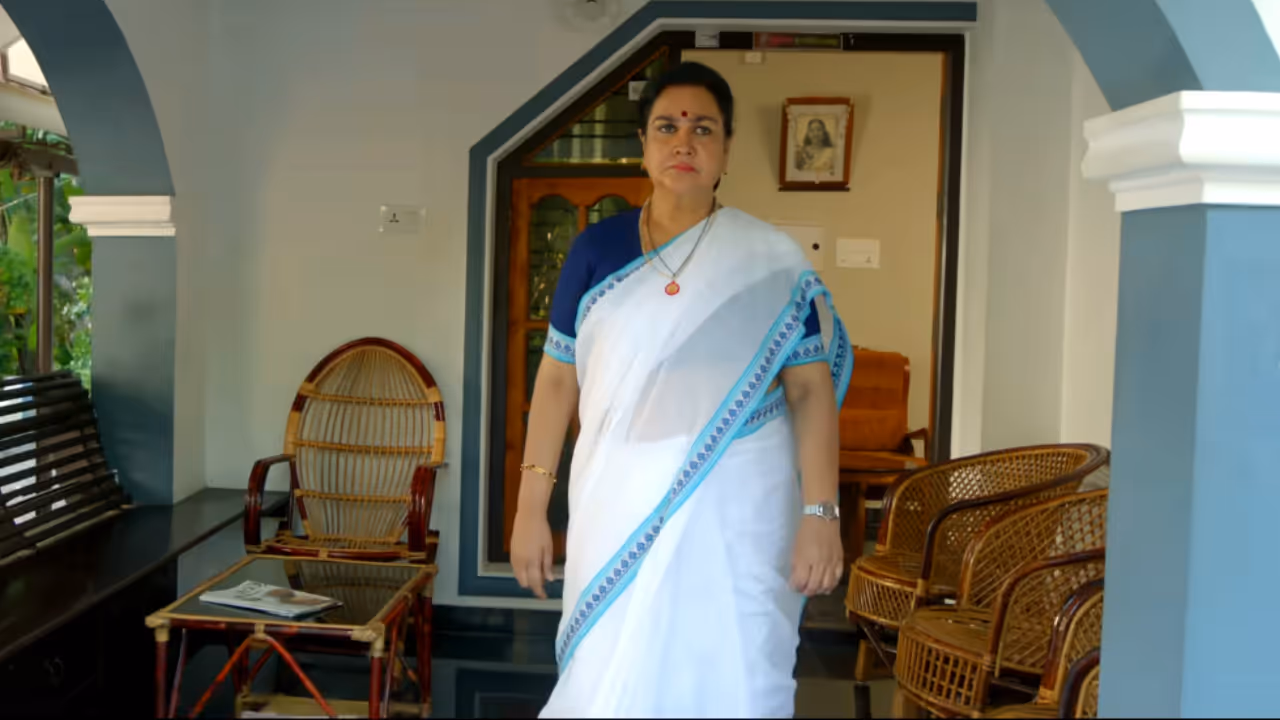 L JAGADAMMA EZHAAM CLASS B movie review urvashi L JAGADAMMA EZHAAM CLASS B movie review urvashi