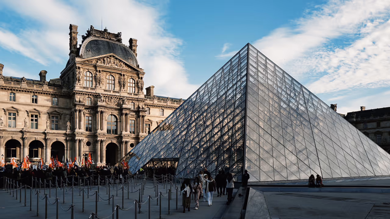 Louvre Museum Louvre Museum