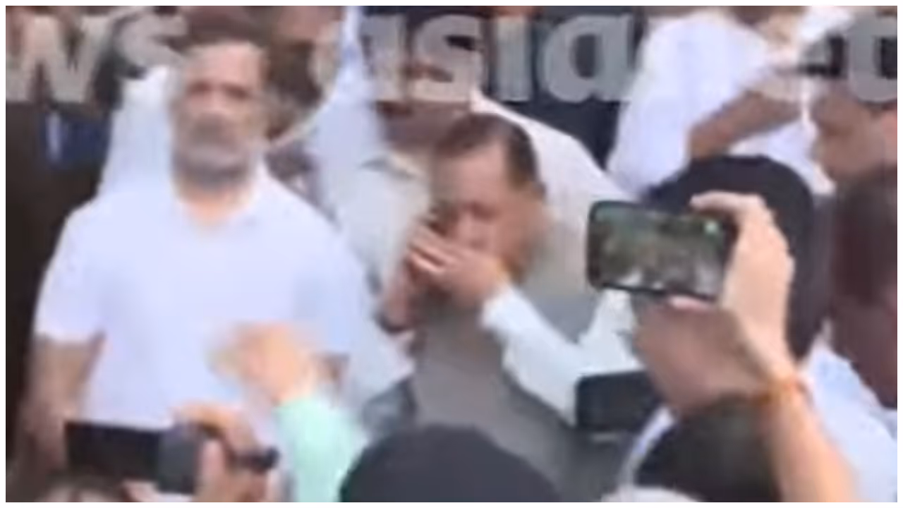 rahul gandhi pm office protest rahul gandhi pm office protest