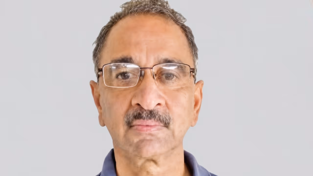 financial journalist p vinod kumar financial journalist p vinod kumar