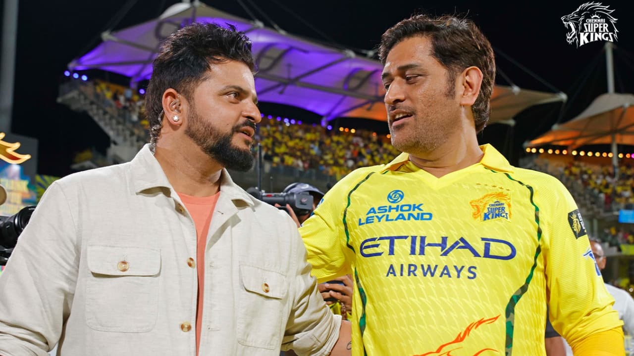 SURESH RAINA WITH DHONI SURESH RAINA WITH DHONI