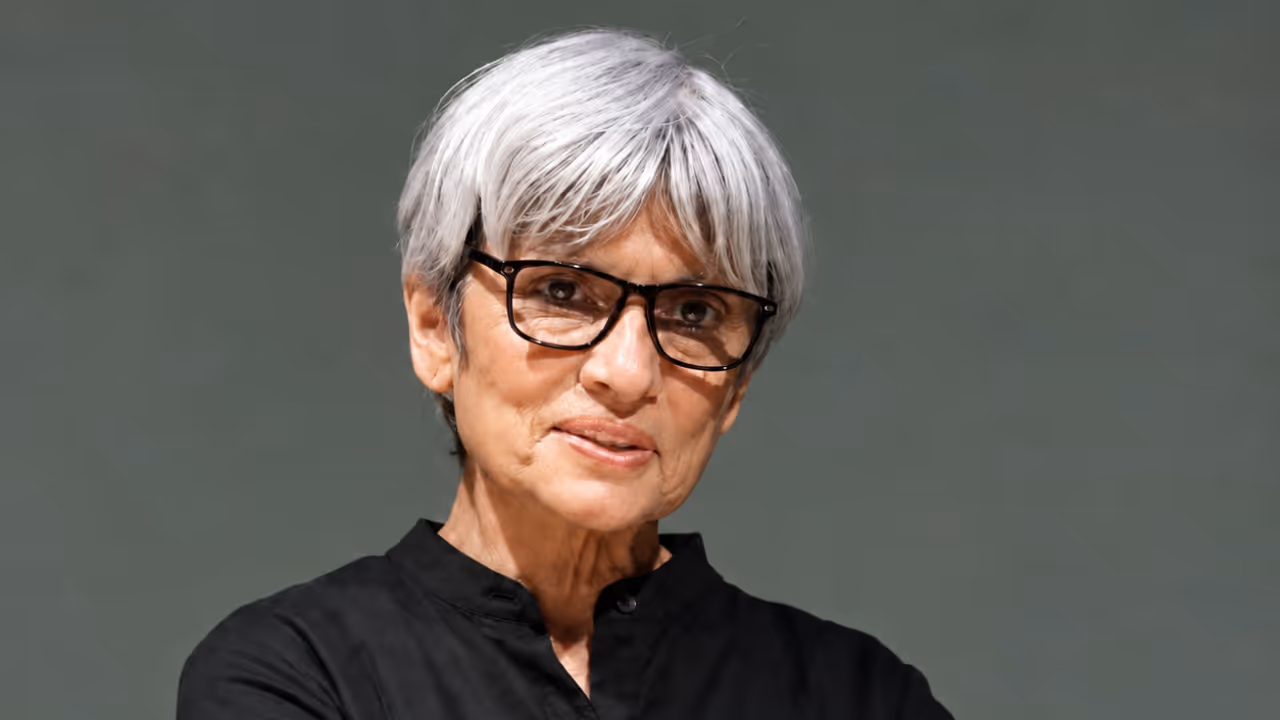 18th IDSFFK Lifetime Achievement Award for Nina Sabnani 18th IDSFFK Lifetime Achievement Award for Nina Sabnani