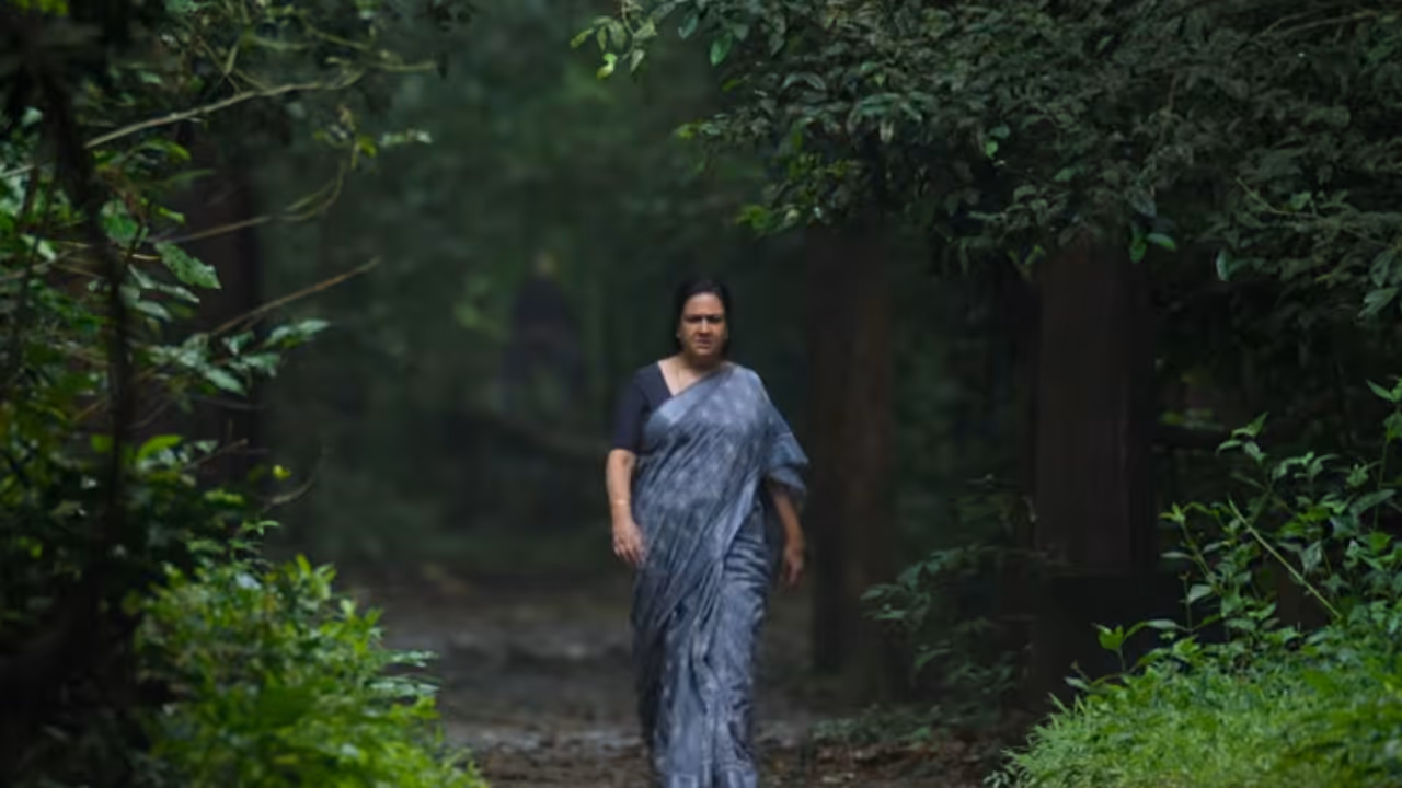 Maanam Kathi song from Aasha starring Urvashi Joju George music by Govind Vasantha Maanam Kathi song from Aasha starring Urvashi Joju George music by Govind Vasantha