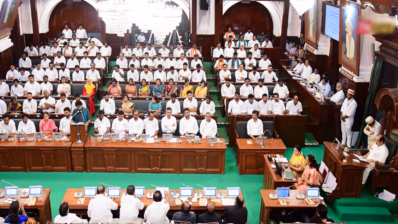 Tamil Nadu Assembly Unites to Prioritize State Anthem Tamil Thai Vazhthu Tamil Nadu Assembly Unites to Prioritize State Anthem Tamil Thai Vazhthu