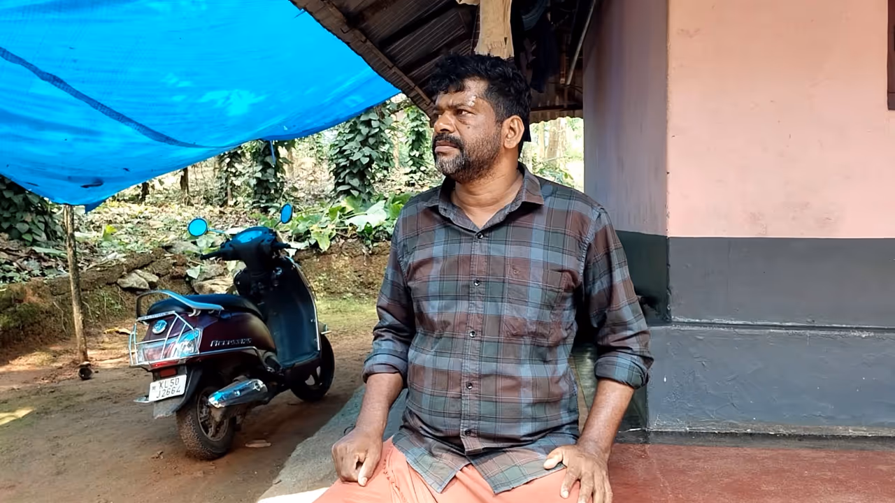 Stray dog attacked man sleeping in front of home in Palakkad Stray dog attacked man sleeping in front of home in Palakkad