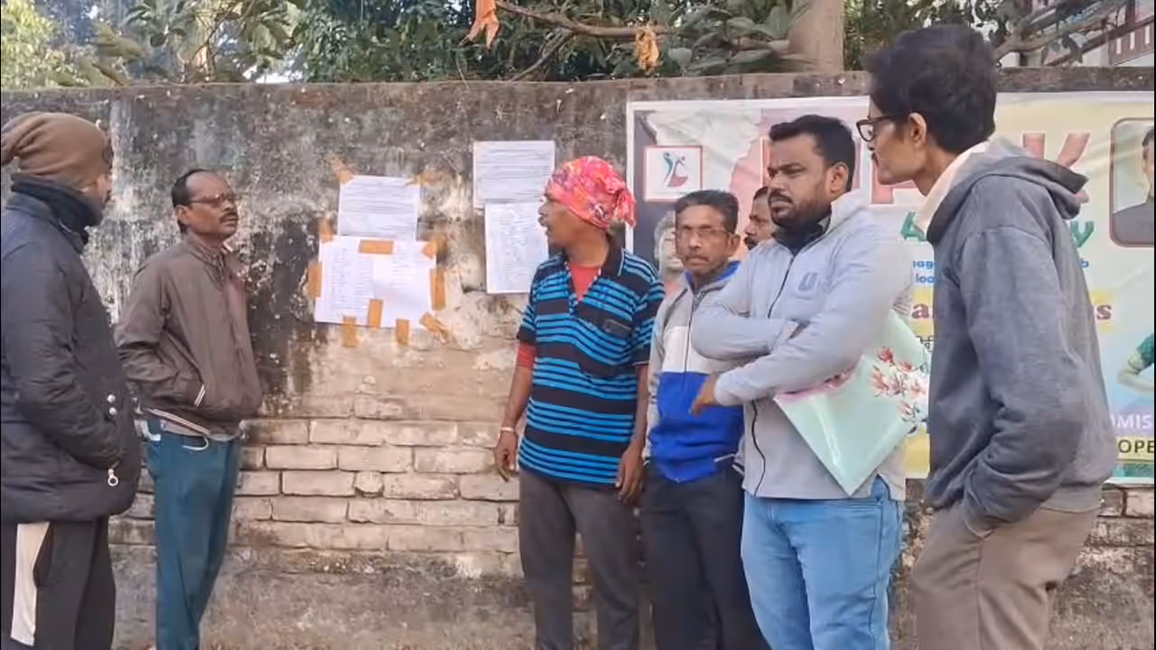 BLO gives list of 55 missing voters from Chapadani Assembly constituency