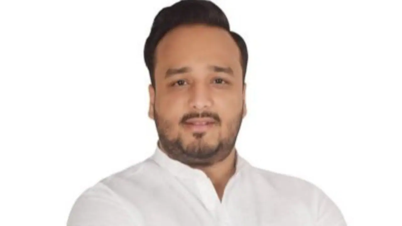 Zeeshan Siddique Zeeshan Siddique